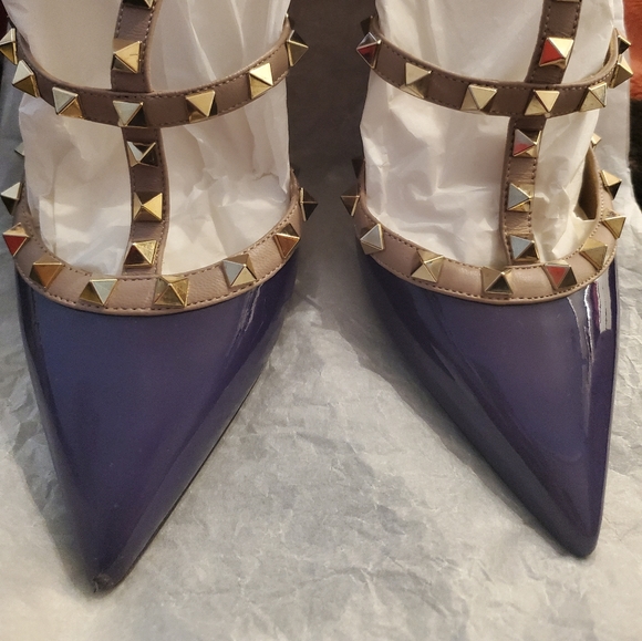 VALENTINO Garavani Rockstud Patent Purp/Nude Pumps - Picture 7 of 11